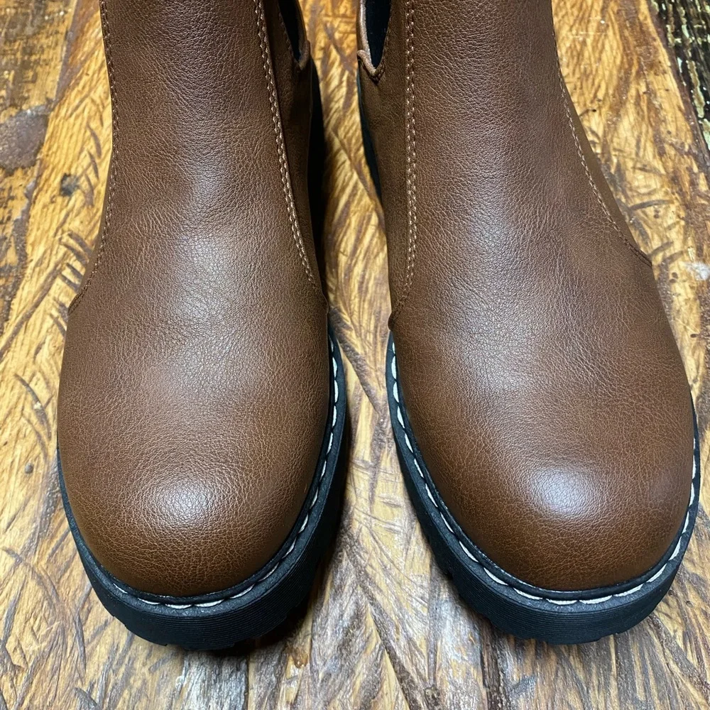 Portland Helena Women’s Tan Brown Faux Leather & Fur Ankle Chelsea Boots Size 8